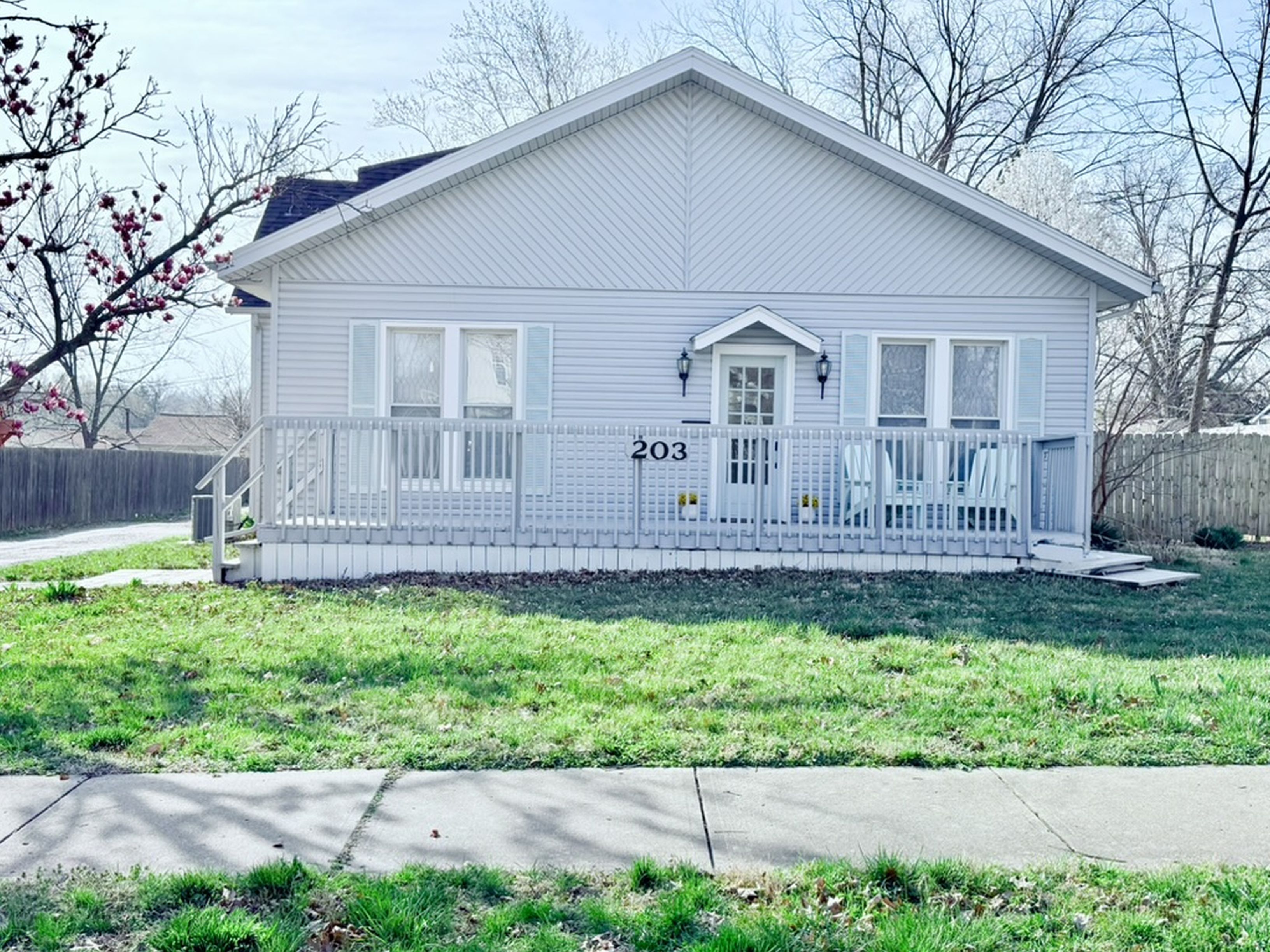 203 SE 1st Street (STR/MTR)